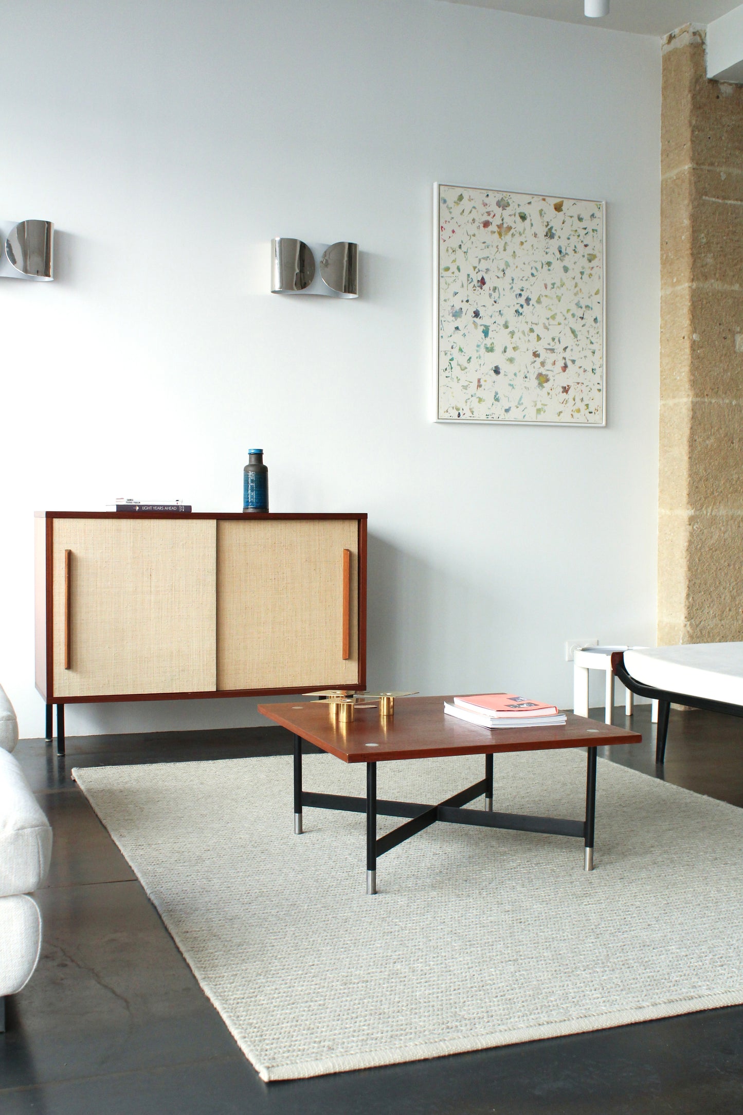 Enfilade en teck et raphia, années 1960