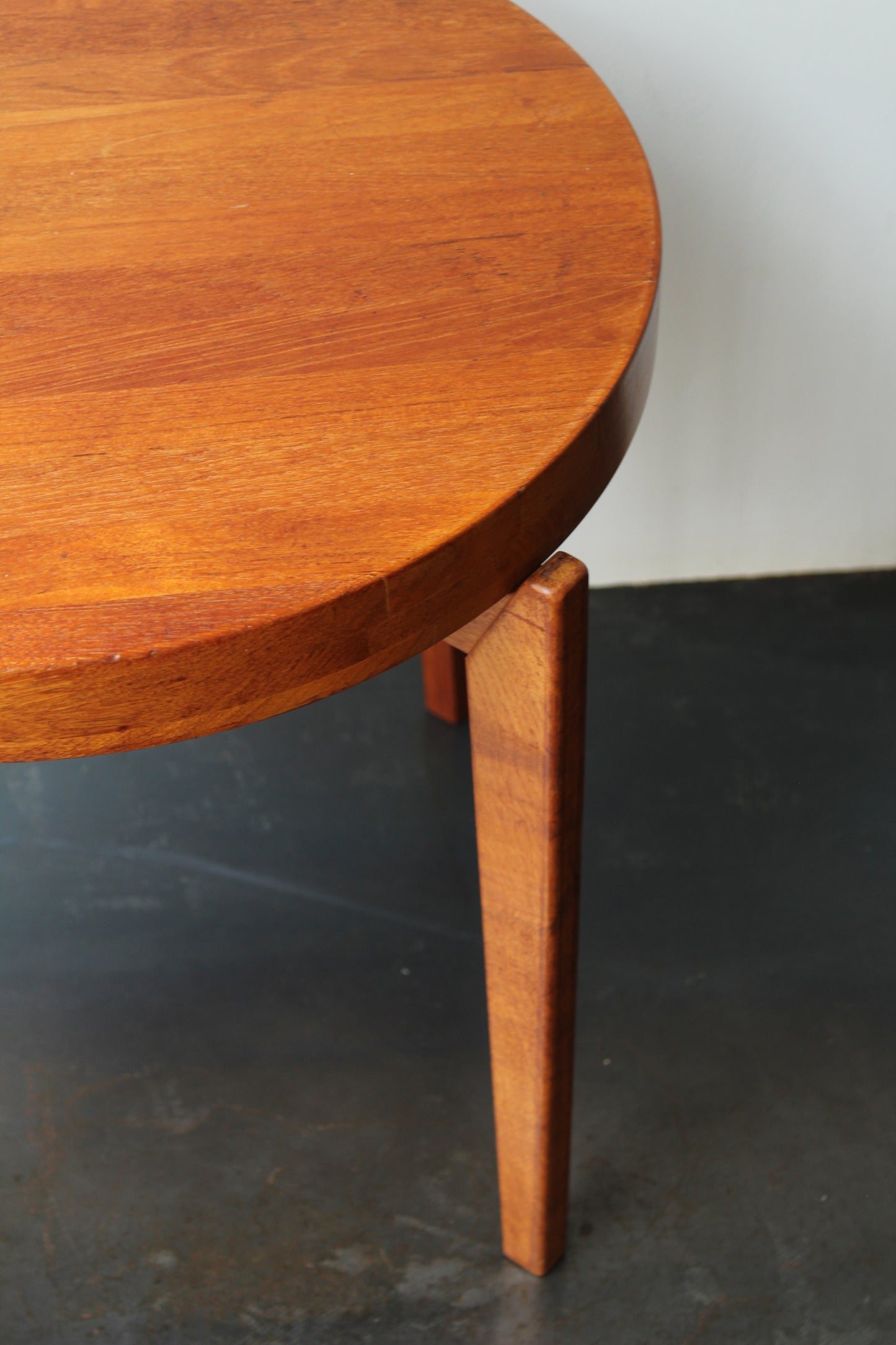 JENS HARALD QIUSTGAARD | Table d'appoint