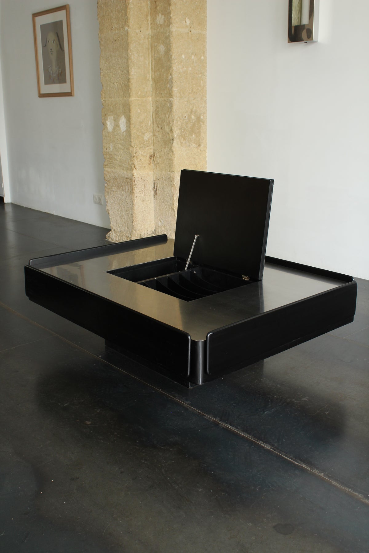 VICO MAGISTRETTI | Table basse "Caori"