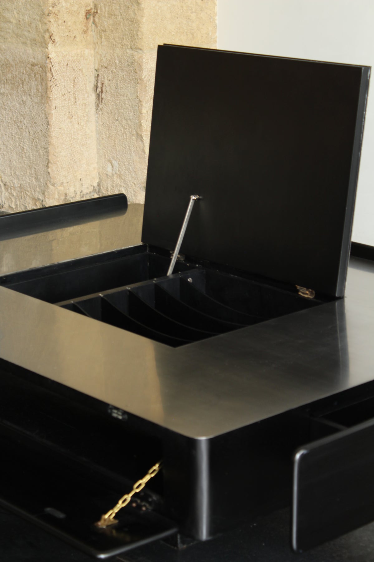 VICO MAGISTRETTI | Table basse "Caori"