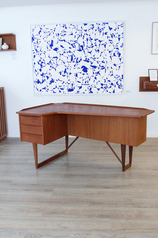 PETER LØVIG NIELSEN - “Boomerang” desk