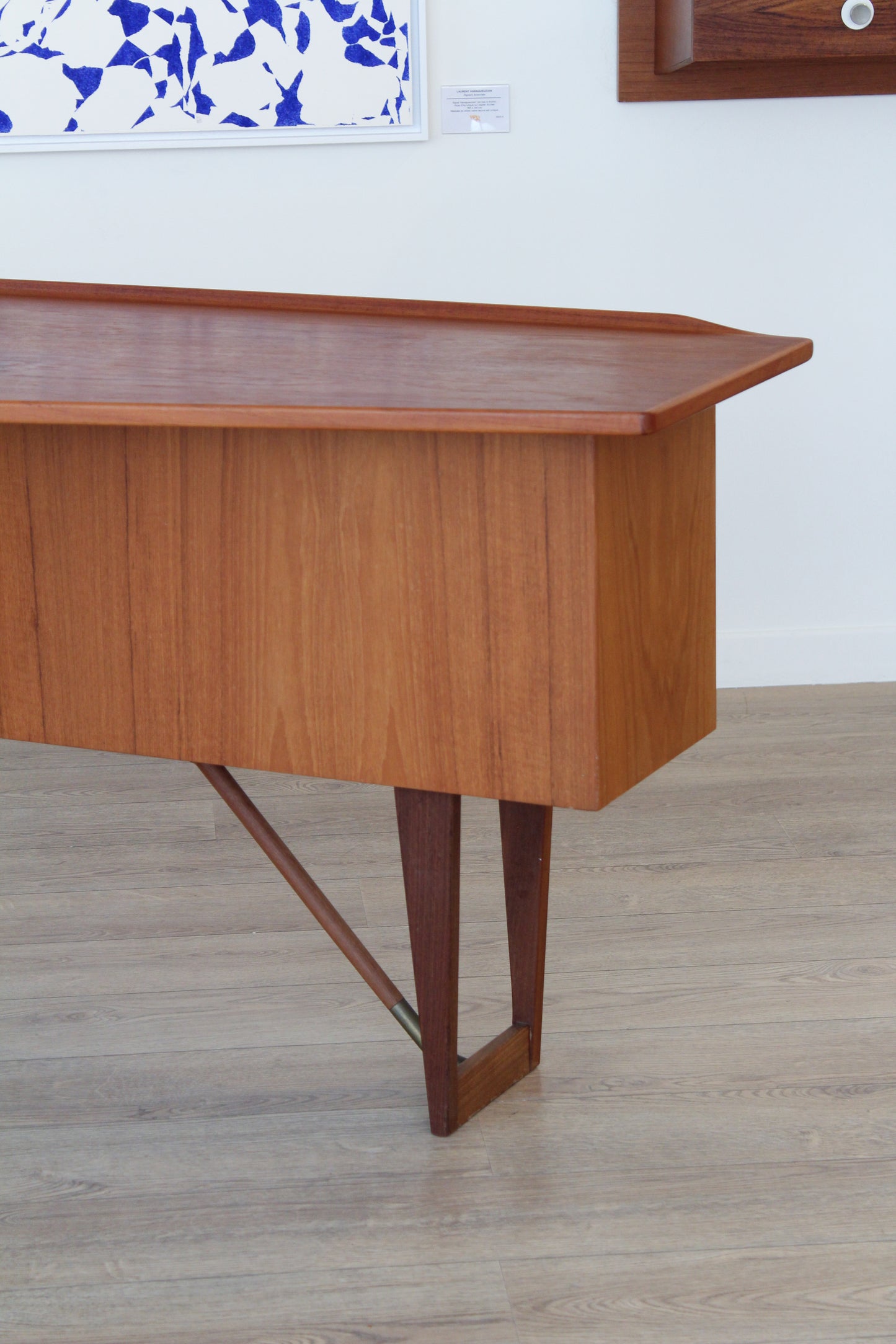 PETER LØVIG NIELSEN - “Boomerang” desk