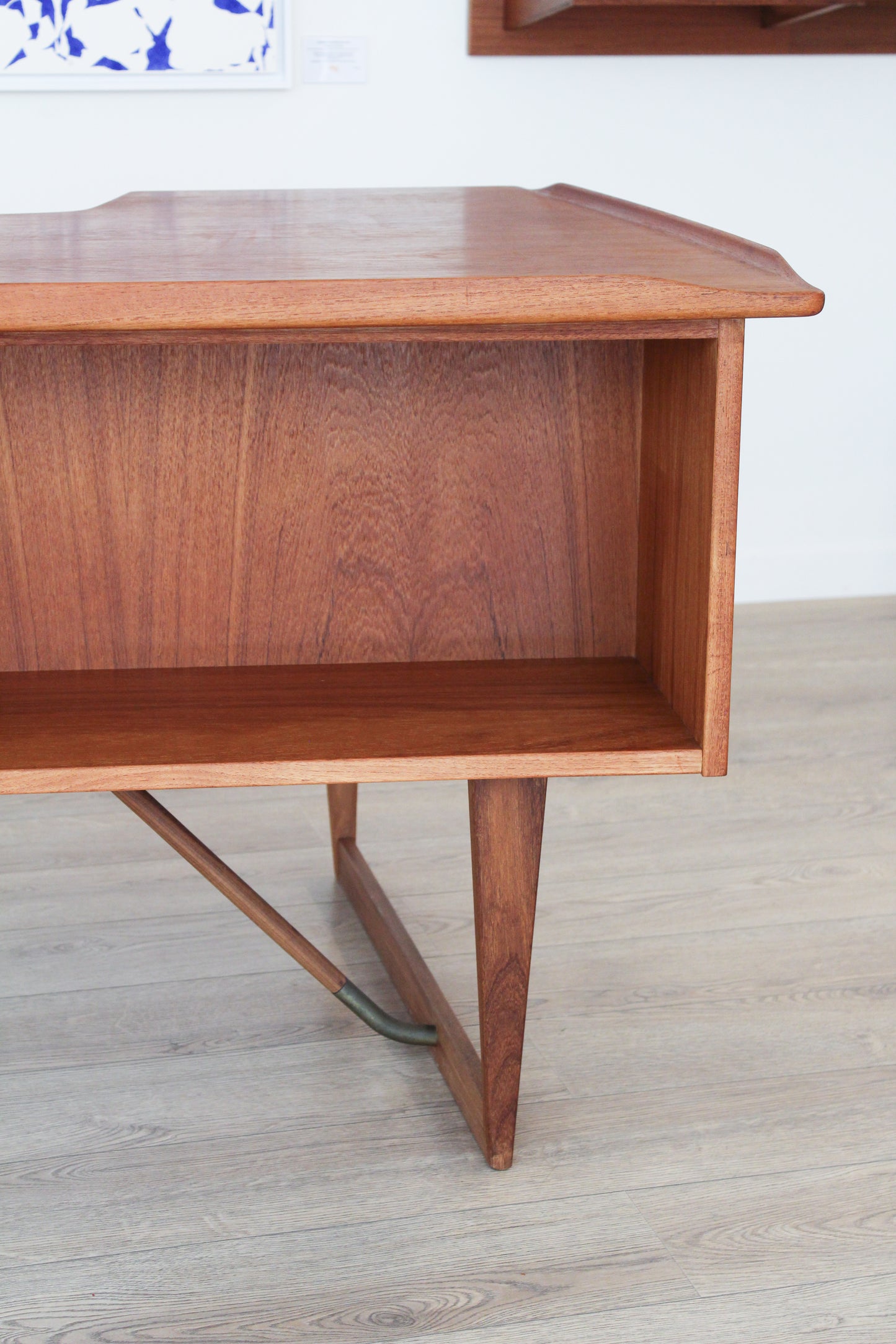 PETER LØVIG NIELSEN - “Boomerang” desk