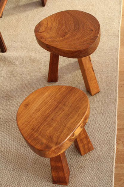 DESIGN FRANCAIS | Suite de deux tabourets