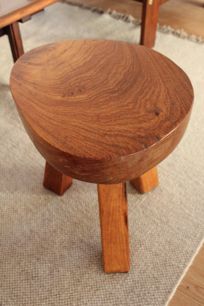 DESIGN FRANCAIS | Suite de deux tabourets
