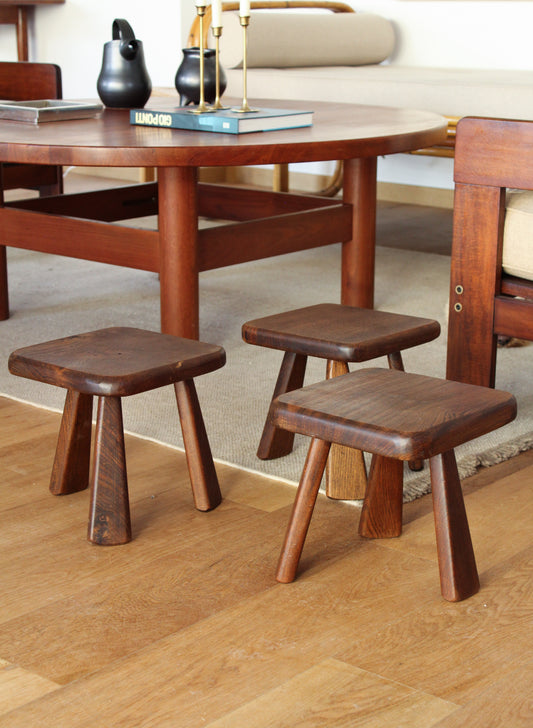 DESIGN BRUTALISTE | Trois tabourets